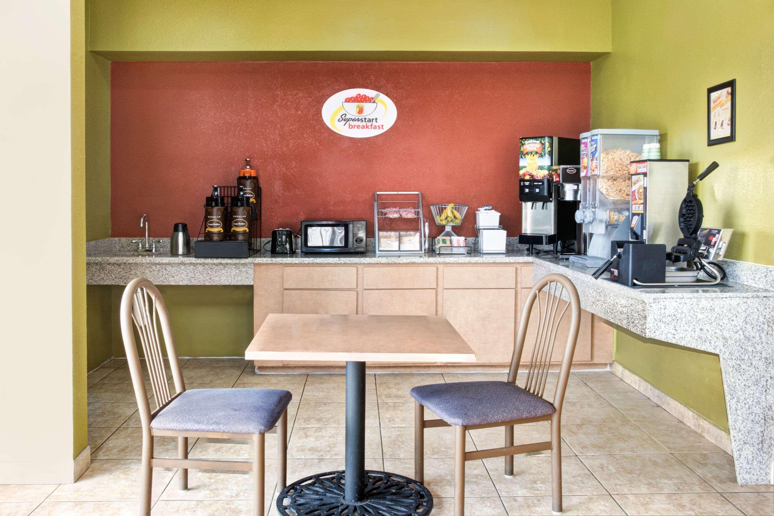 Red Lion Inn & Suites Iah Airport East Humble Buitenkant foto