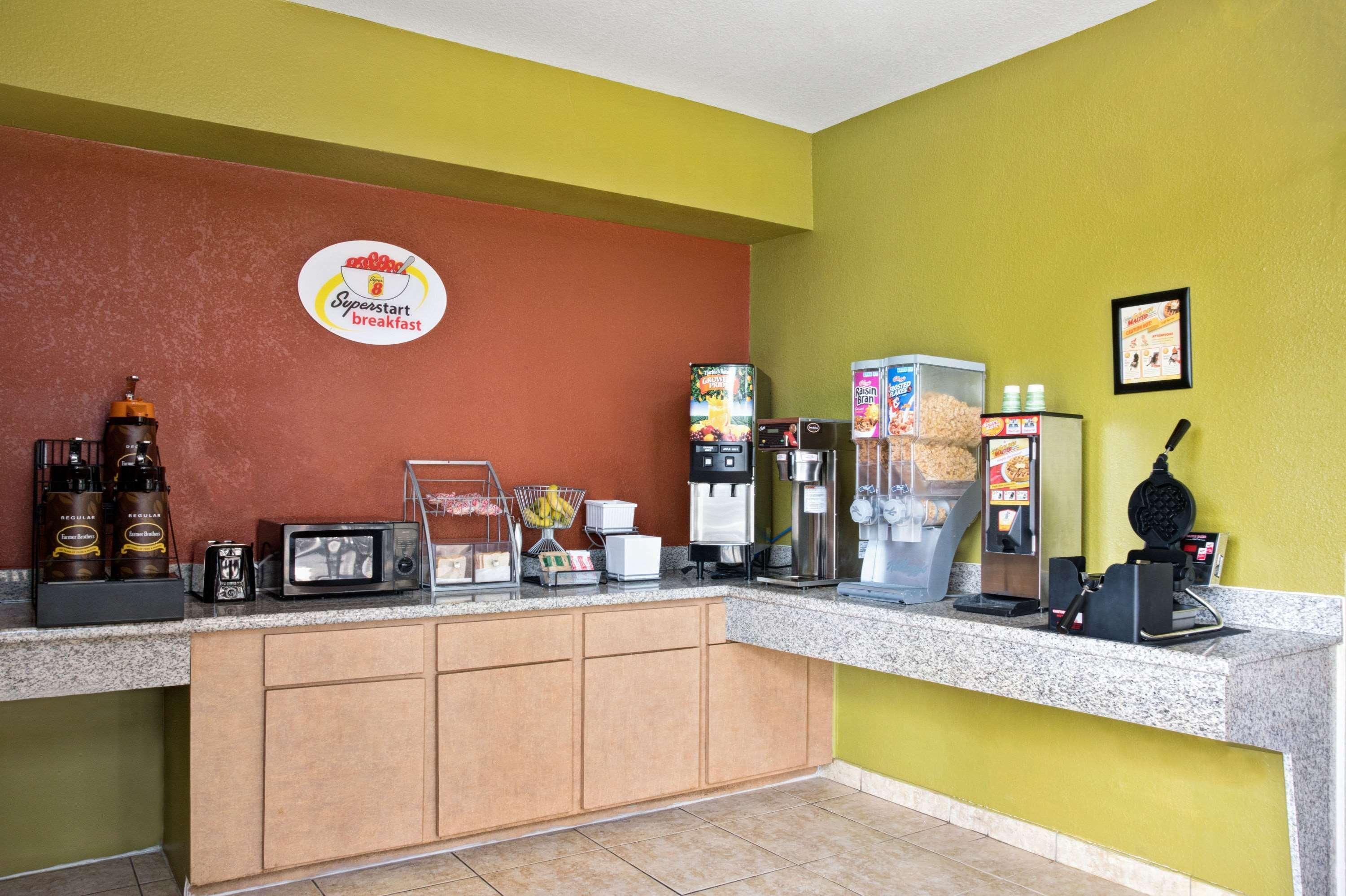 Red Lion Inn & Suites Iah Airport East Humble Buitenkant foto