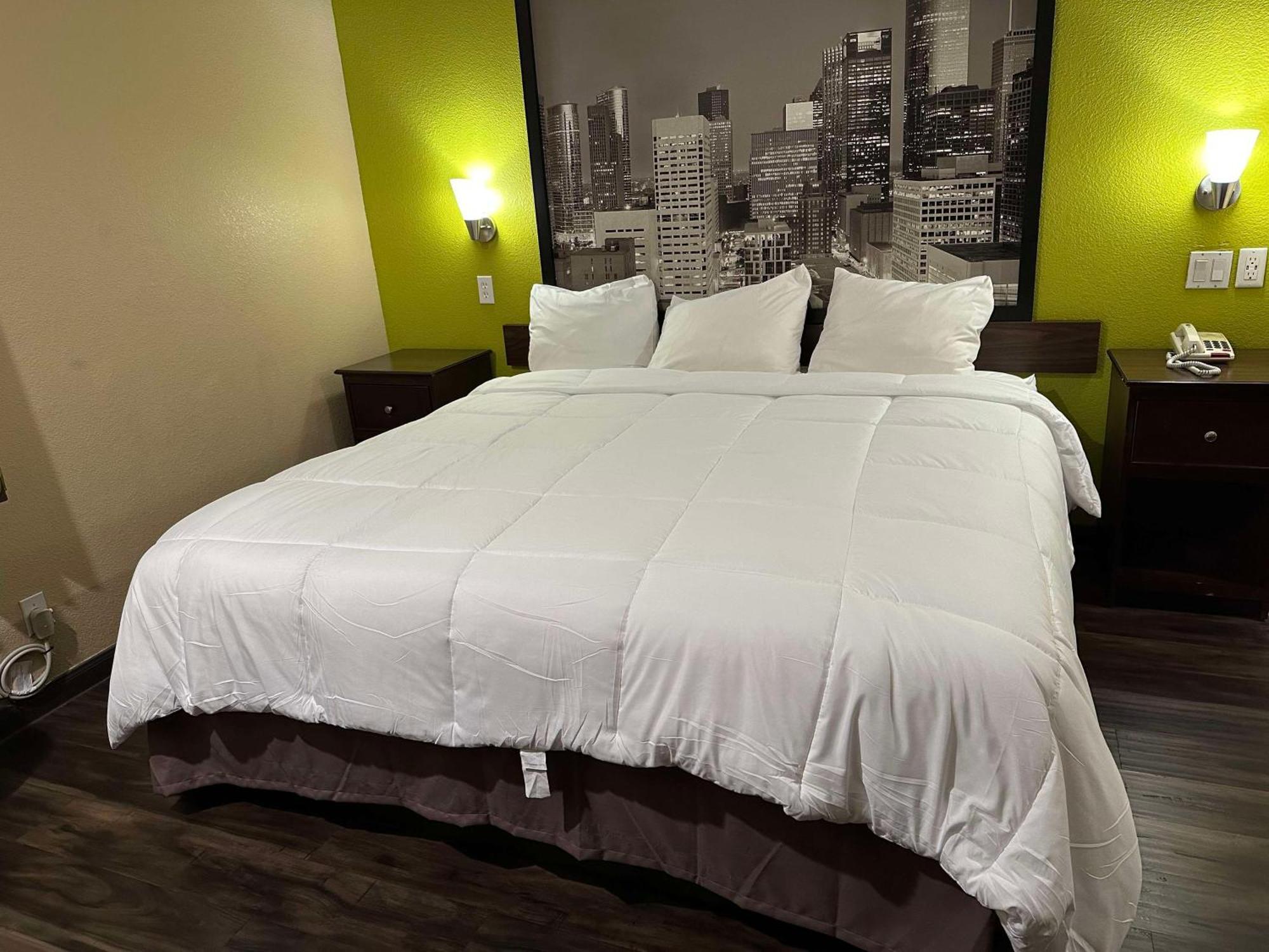 Red Lion Inn & Suites Iah Airport East Humble Buitenkant foto