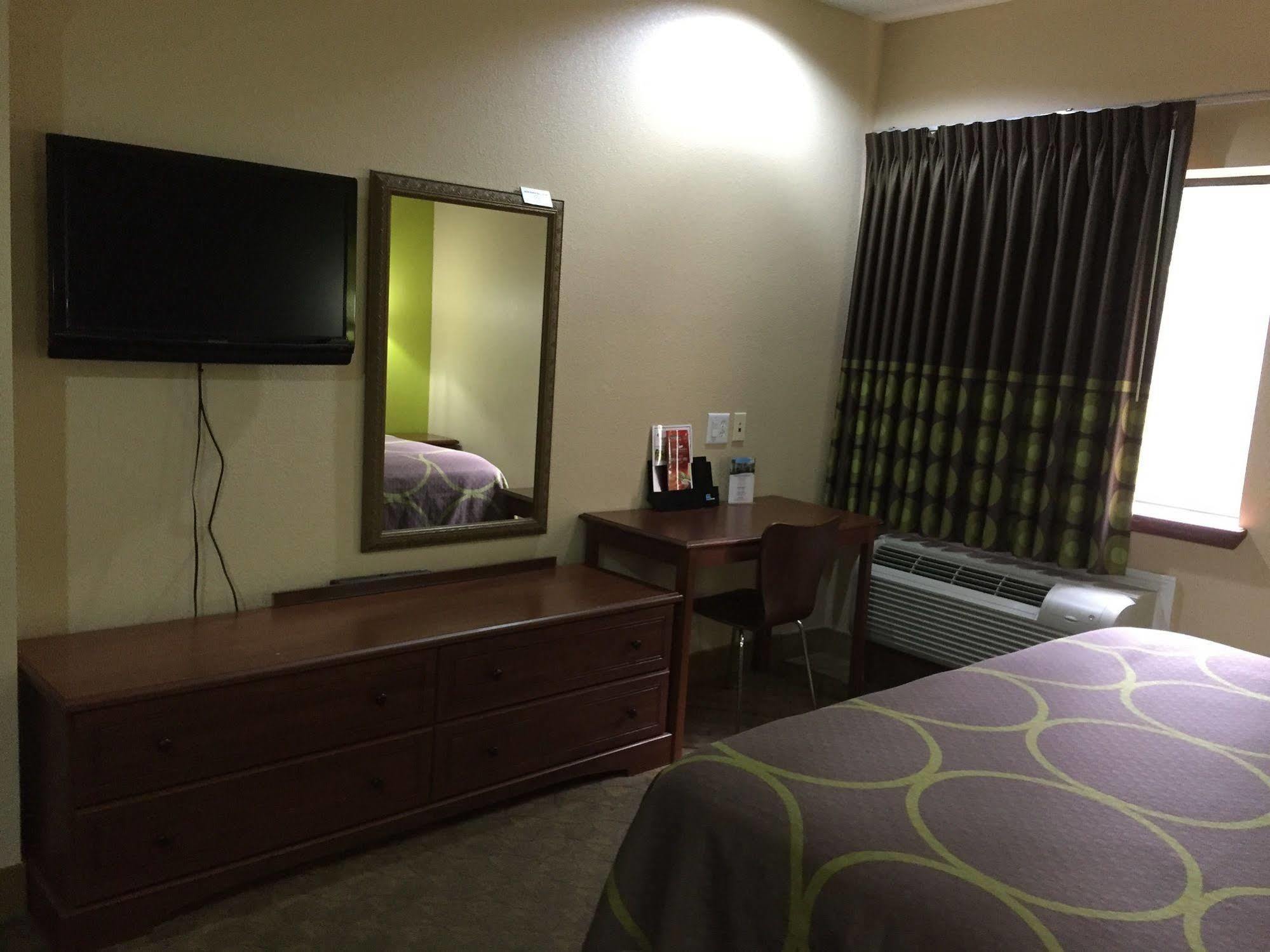 Red Lion Inn & Suites Iah Airport East Humble Buitenkant foto