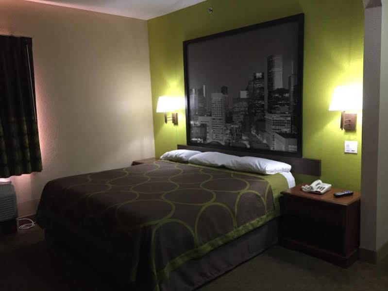 Red Lion Inn & Suites Iah Airport East Humble Buitenkant foto